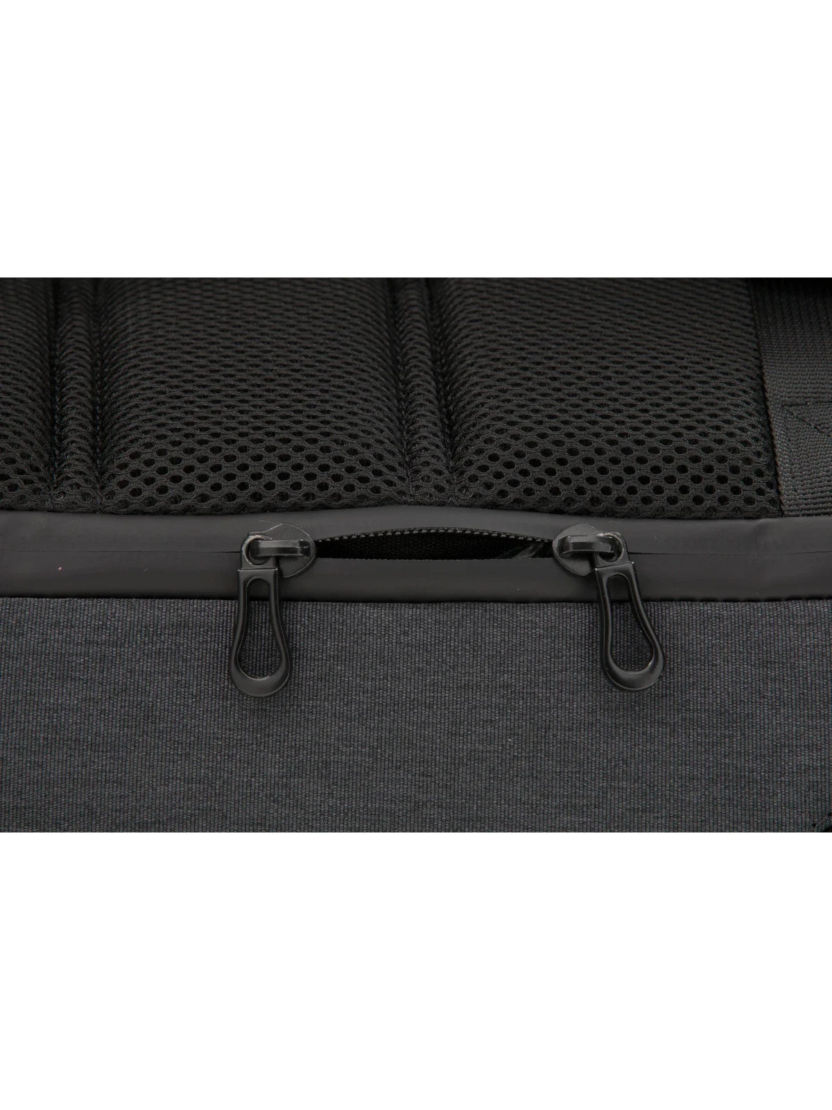 dbramante1928 Charlottenborg 16" Laptop Backpack – Charcoal