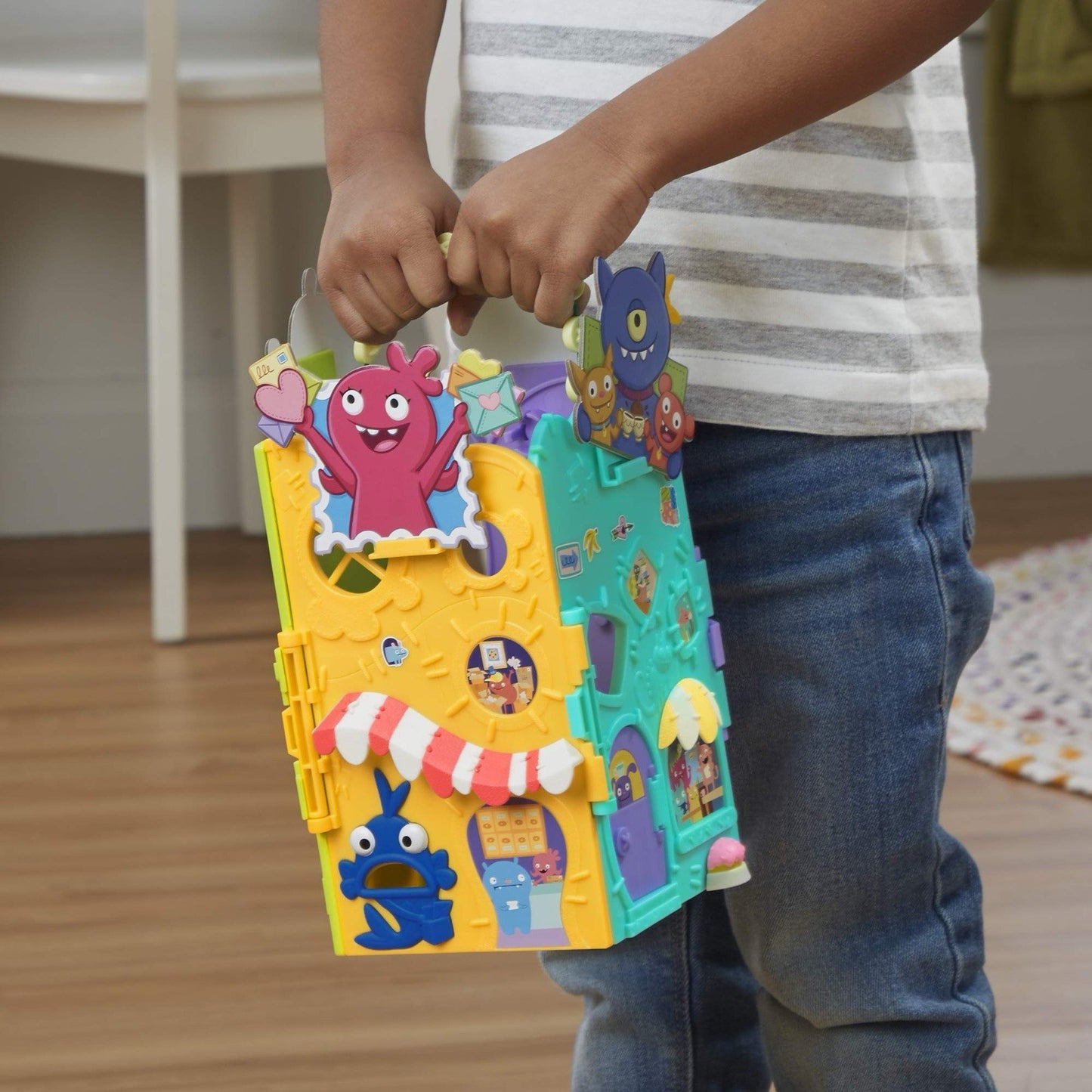 Hasbro UglyDolls Uglyville Unfolded Main Street Playset with Figures