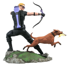 Diamond Select Marvel Gallery Hawkeye PVC Diorama Statue w/ Lucky the Pizza Dog
