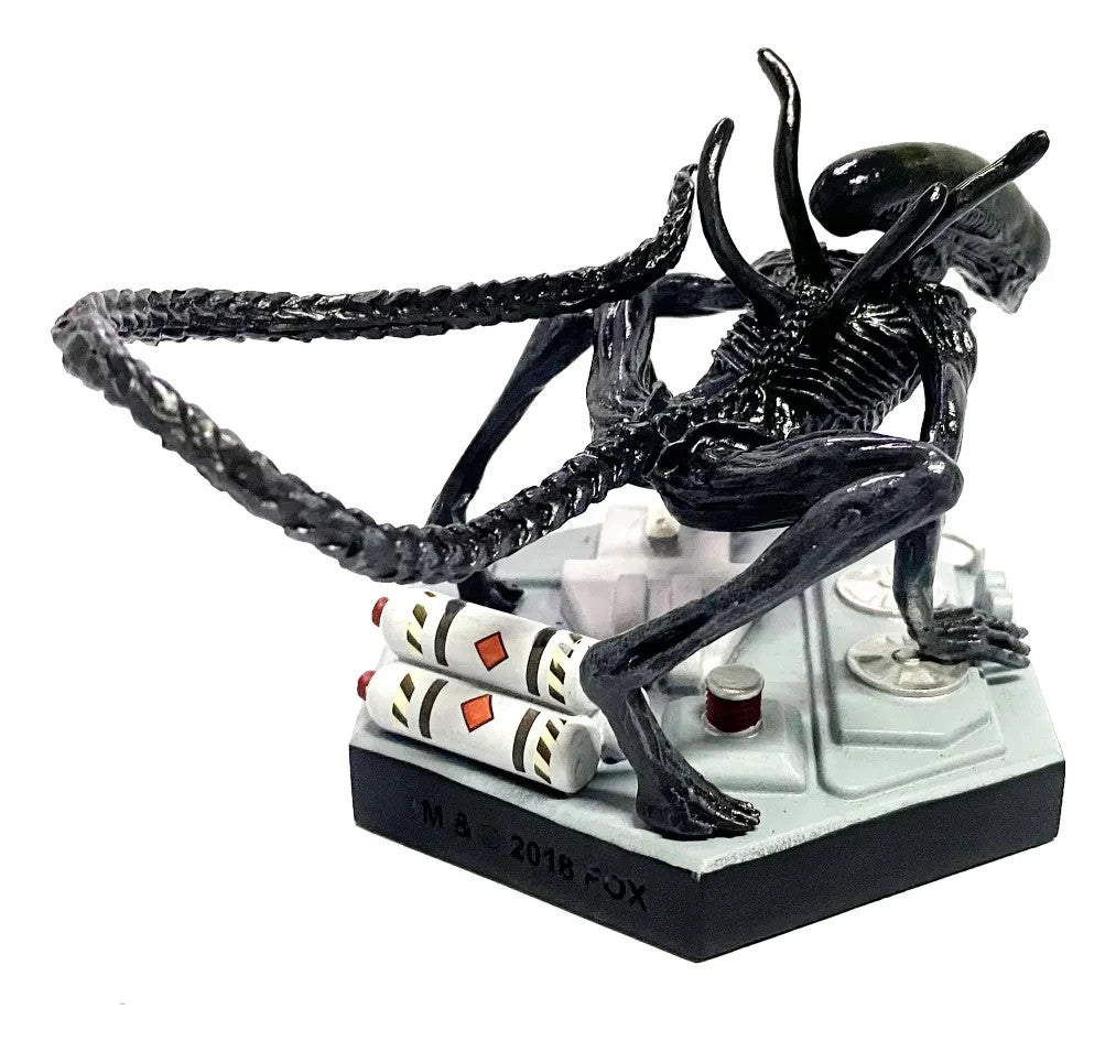Eaglemoss Alien Covenant Xenomorph Figurine #35 w/ Magazine Collectible