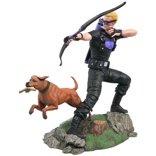 Diamond Select Marvel Gallery Hawkeye PVC Diorama Statue w/ Lucky the Pizza Dog