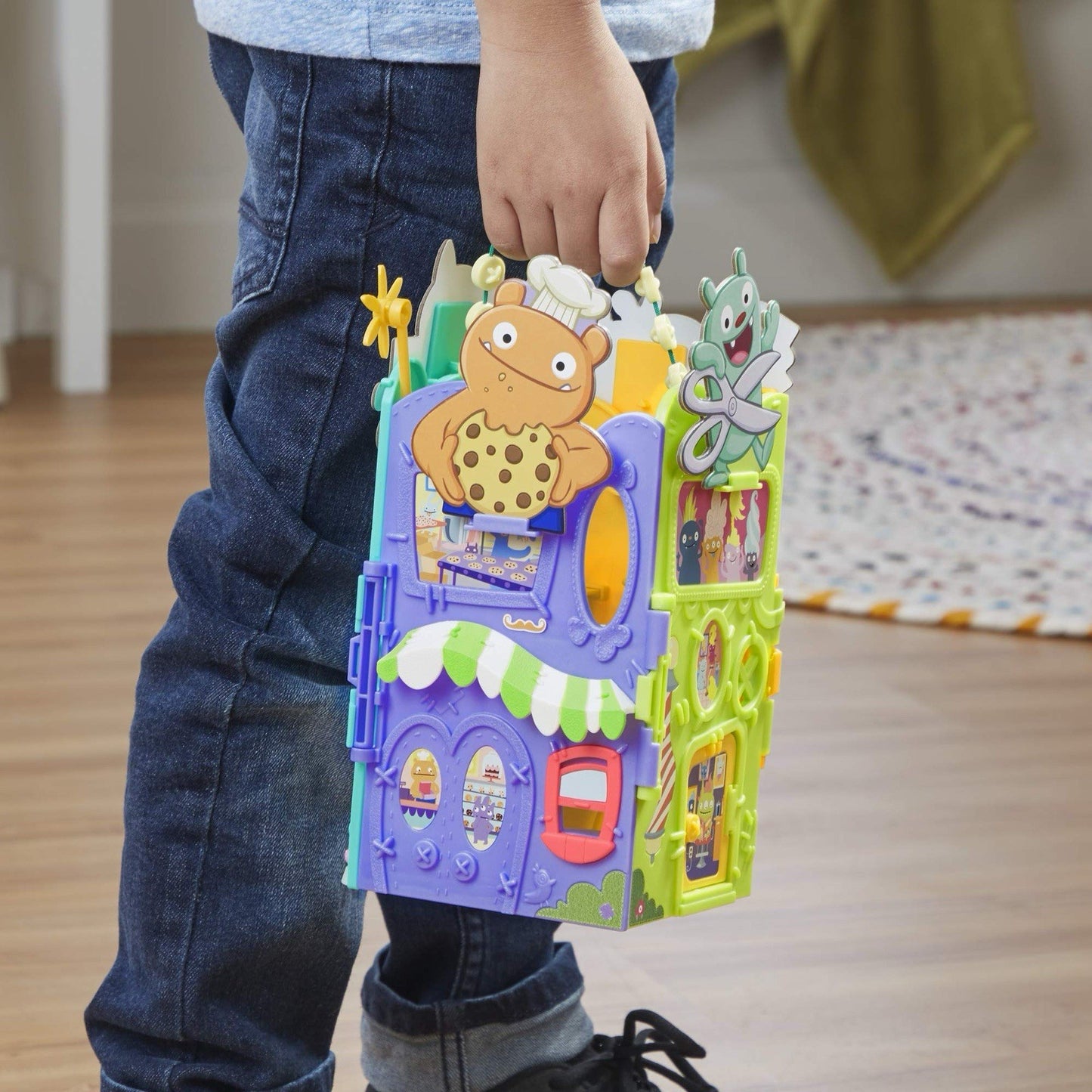 Hasbro UglyDolls Uglyville Unfolded Main Street Playset with Figures