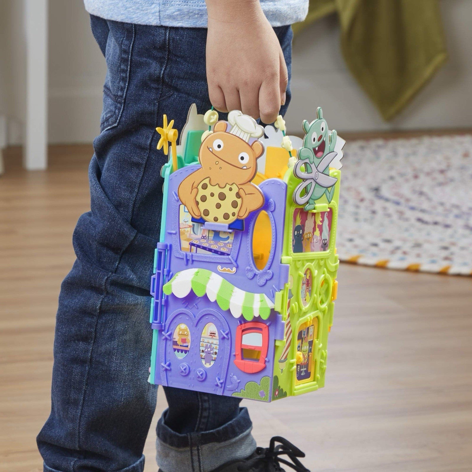 Hasbro UglyDolls Uglyville Unfolded Main Street Playset with Figures