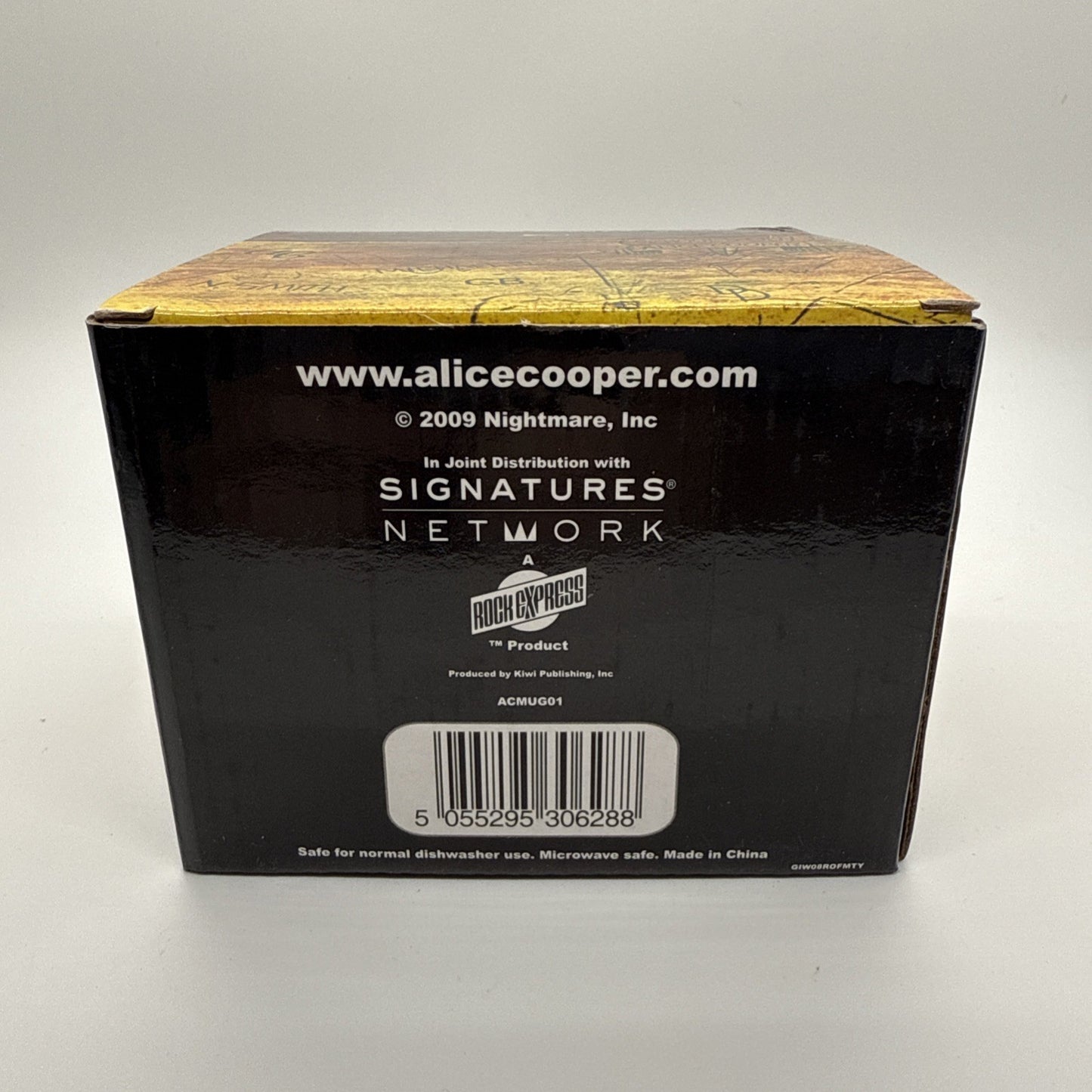 Alice Cooper School’s Out Heart Tattoo Rock Mug – Licensed Gift Boxed