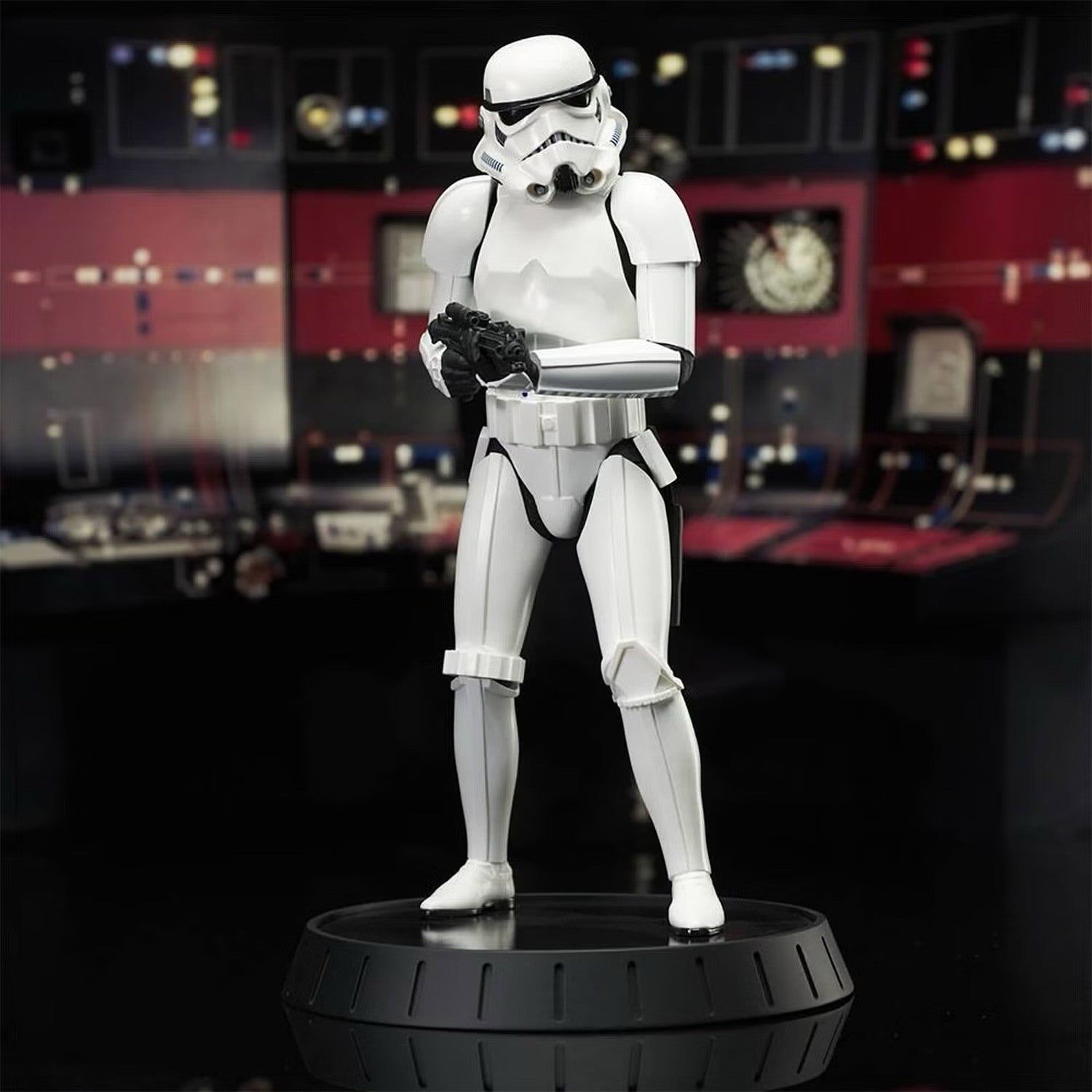Diamond Select Star Wars Milestones Han Solo as Stormtrooper 1:6 Statue LE