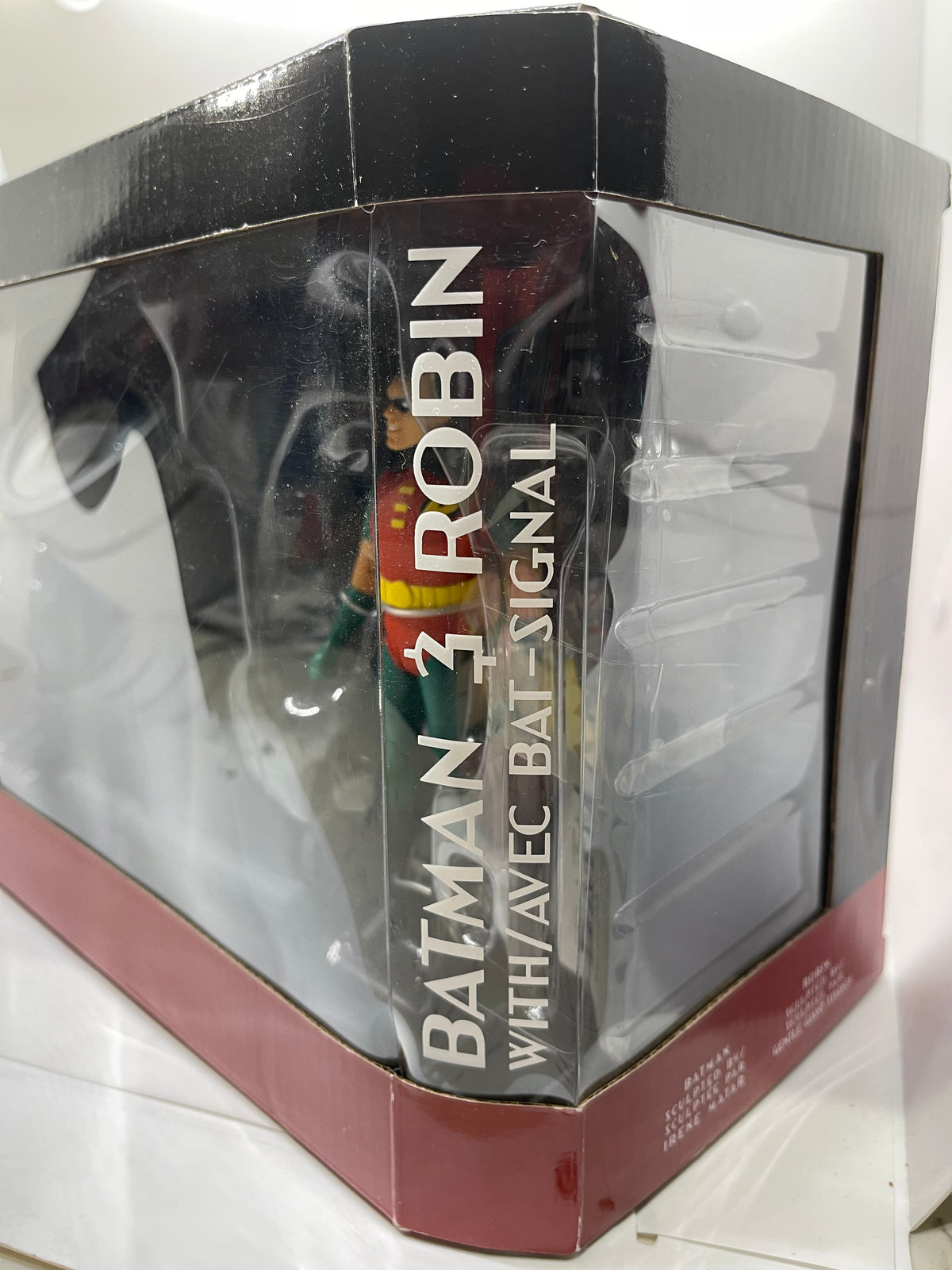 DC Collectibles Batman & Robin Light-Up Bat-Signal Figure Set